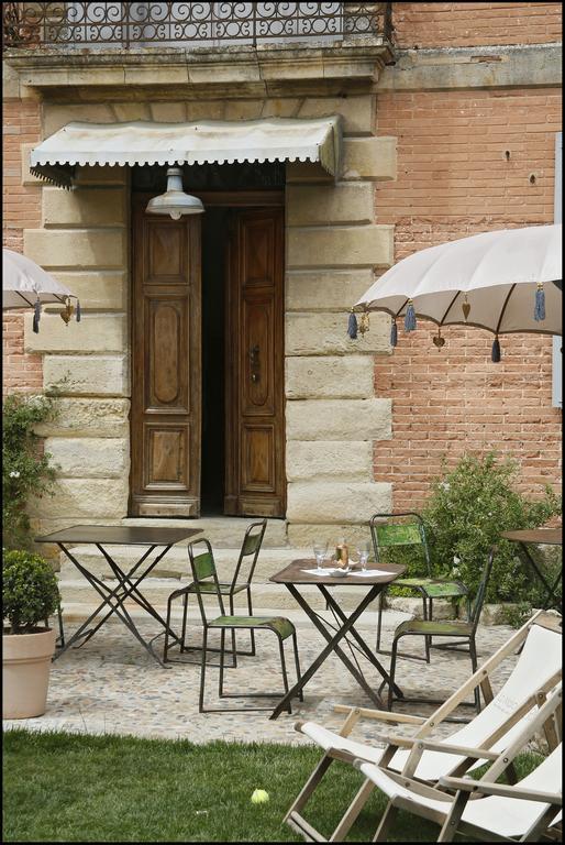 La Maison Rouge D'Uzes B&B Exterior foto