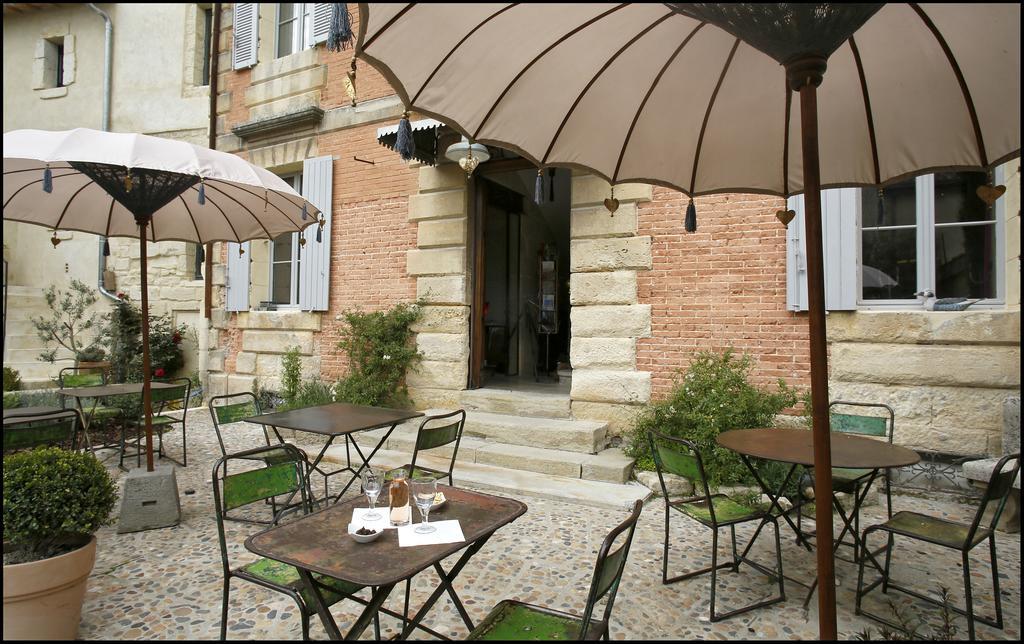 La Maison Rouge D'Uzes B&B Exterior foto