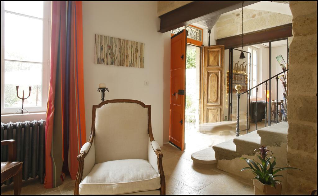 La Maison Rouge D'Uzes B&B Exterior foto