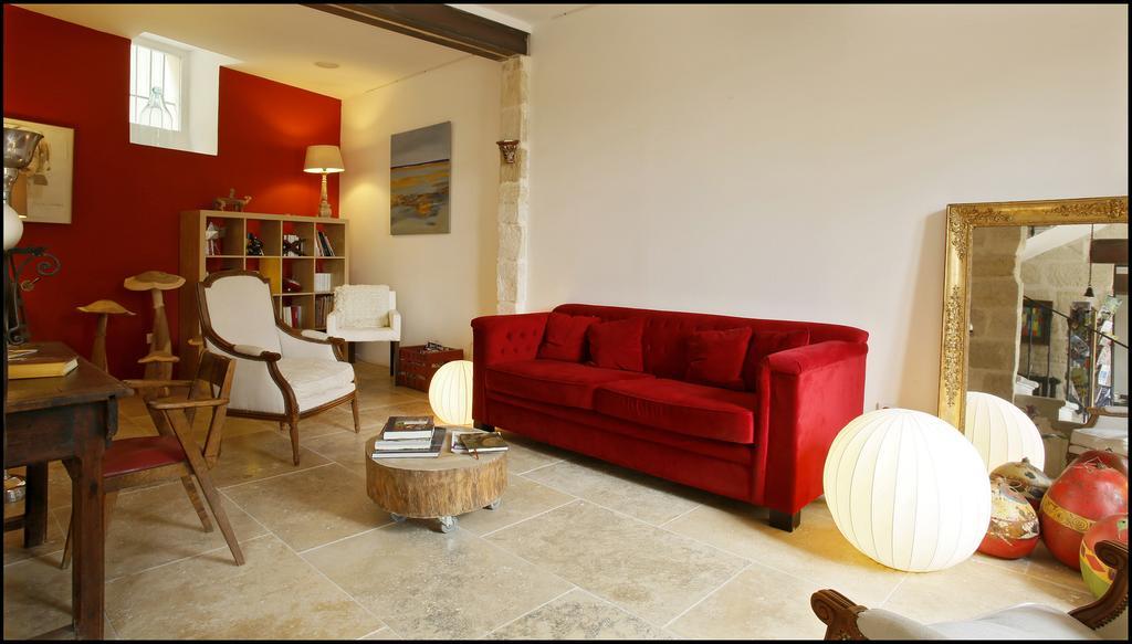 La Maison Rouge D'Uzes B&B Exterior foto