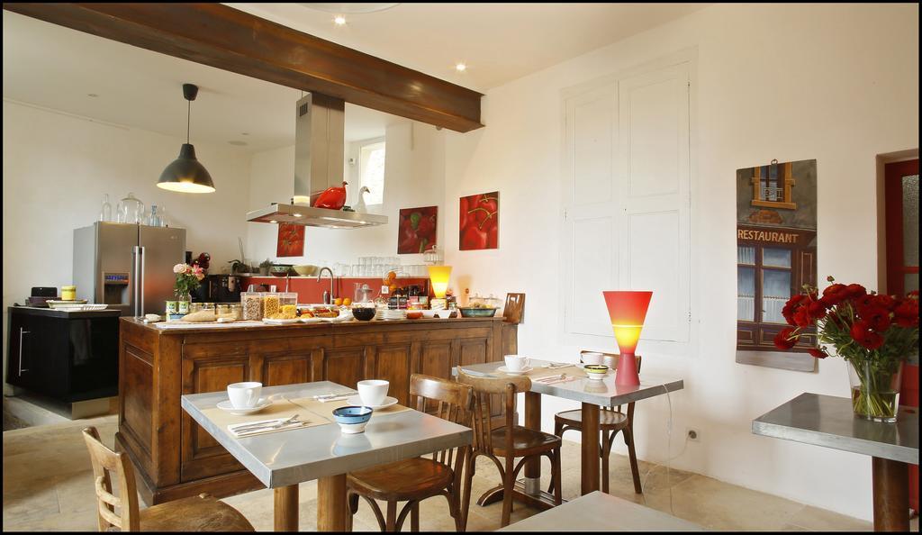 La Maison Rouge D'Uzes B&B Exterior foto