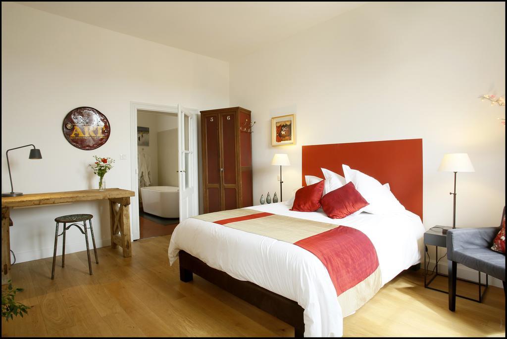 La Maison Rouge D'Uzes B&B Habitación foto