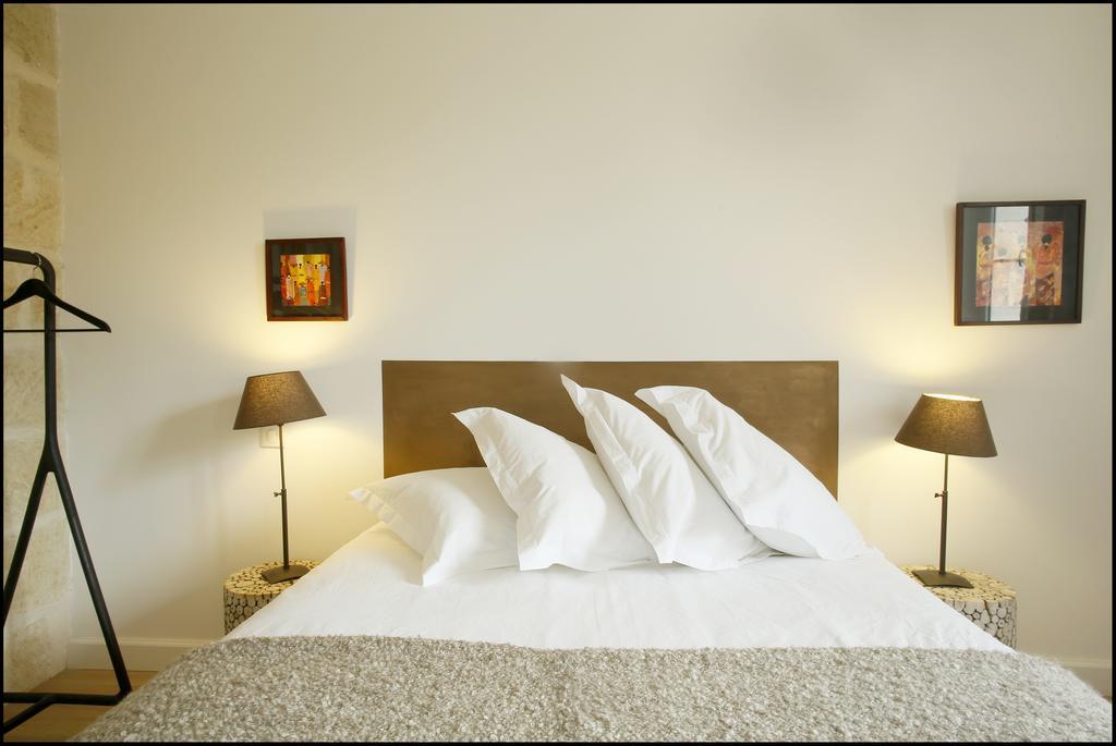 La Maison Rouge D'Uzes B&B Habitación foto
