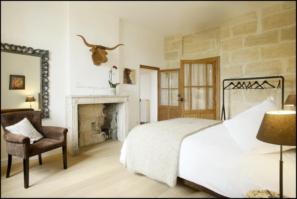 La Maison Rouge D'Uzes B&B Habitación foto