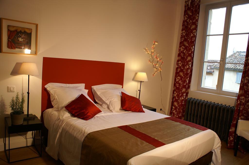 La Maison Rouge D'Uzes B&B Habitación foto